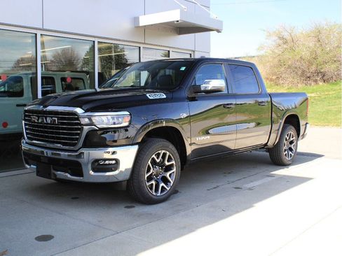 New 2026 RAM 1500 Laramie AWD/4WD image 3