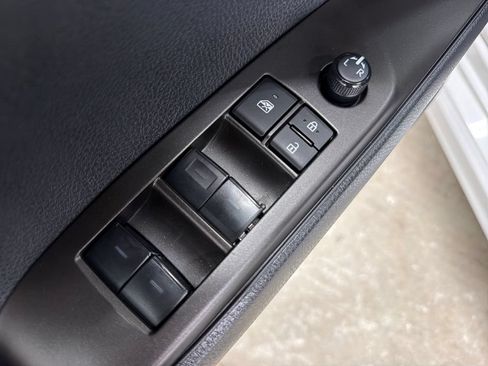 Used 2024 Toyota Camry SE FWD image 17
