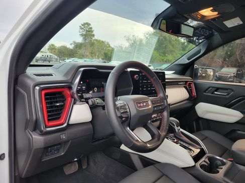 Certified 2024 GMC Canyon AT4X image 34