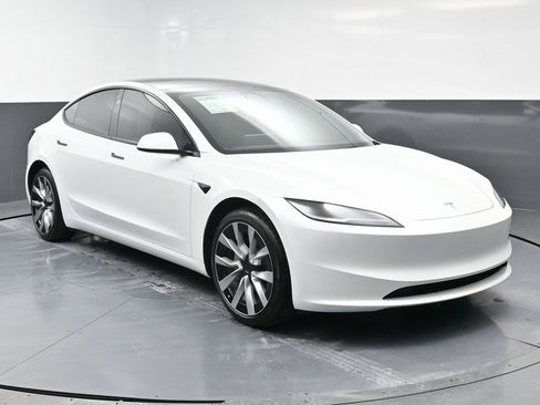 Used 2025 Tesla Model 3 Long Range image 2