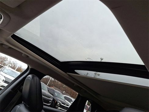 Used 2018 Jeep Cherokee Limited image 11