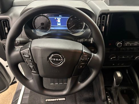 Used 2026 Nissan Frontier SV w/ Tow Package RWD image 16