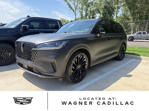 Used 2025 Lincoln Aviator Black Label w/ Jet Appearance Package AWD/4WD image 1