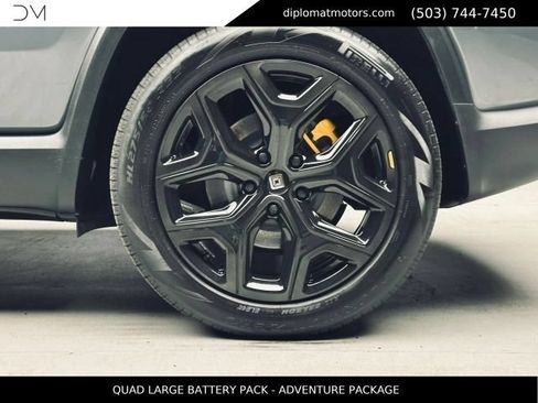 Used 2024 Rivian R1S Adventure AWD/4WD image 36