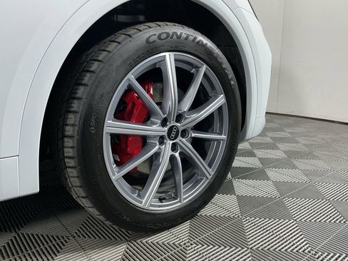 Used 2024 Audi Q5 e Premium Plus w/ Premium Plus Package image 11