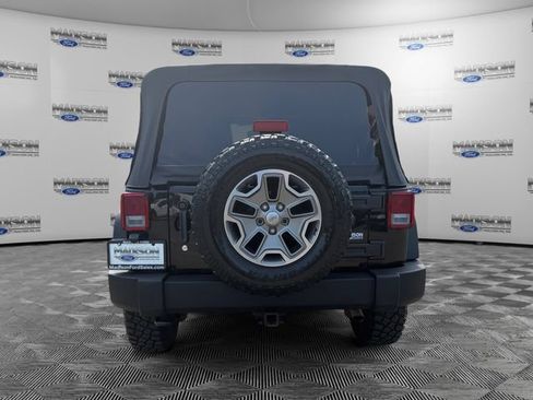 Used 2013 Jeep Wrangler Unlimited Rubicon w/ Connectivity Group AWD/4WD image 4
