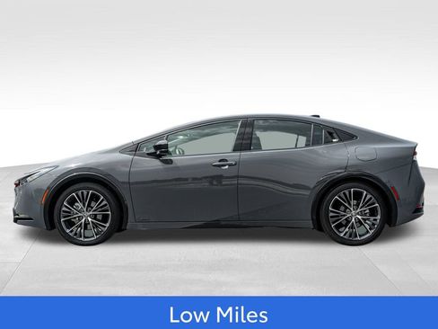 Used 2026 Toyota Prius XLE AWD/4WD image 4