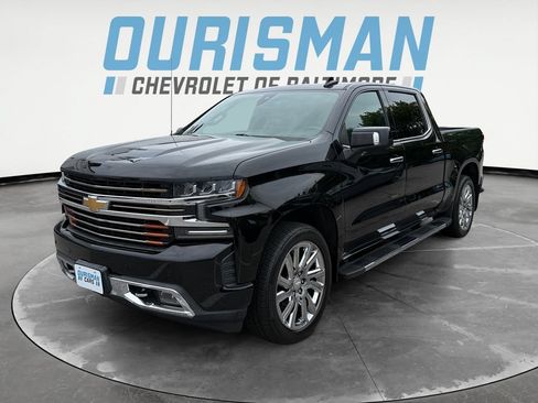 Used 2019 Chevrolet Silverado 1500 High Country w/ High Country Premium Package AWD/4WD image 2