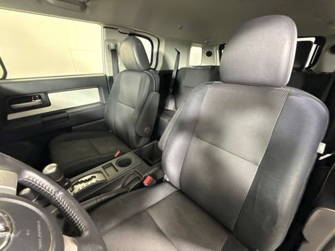 Used 2013 Toyota FJ Cruiser 4WD w/ Upgrade Pkg image 16