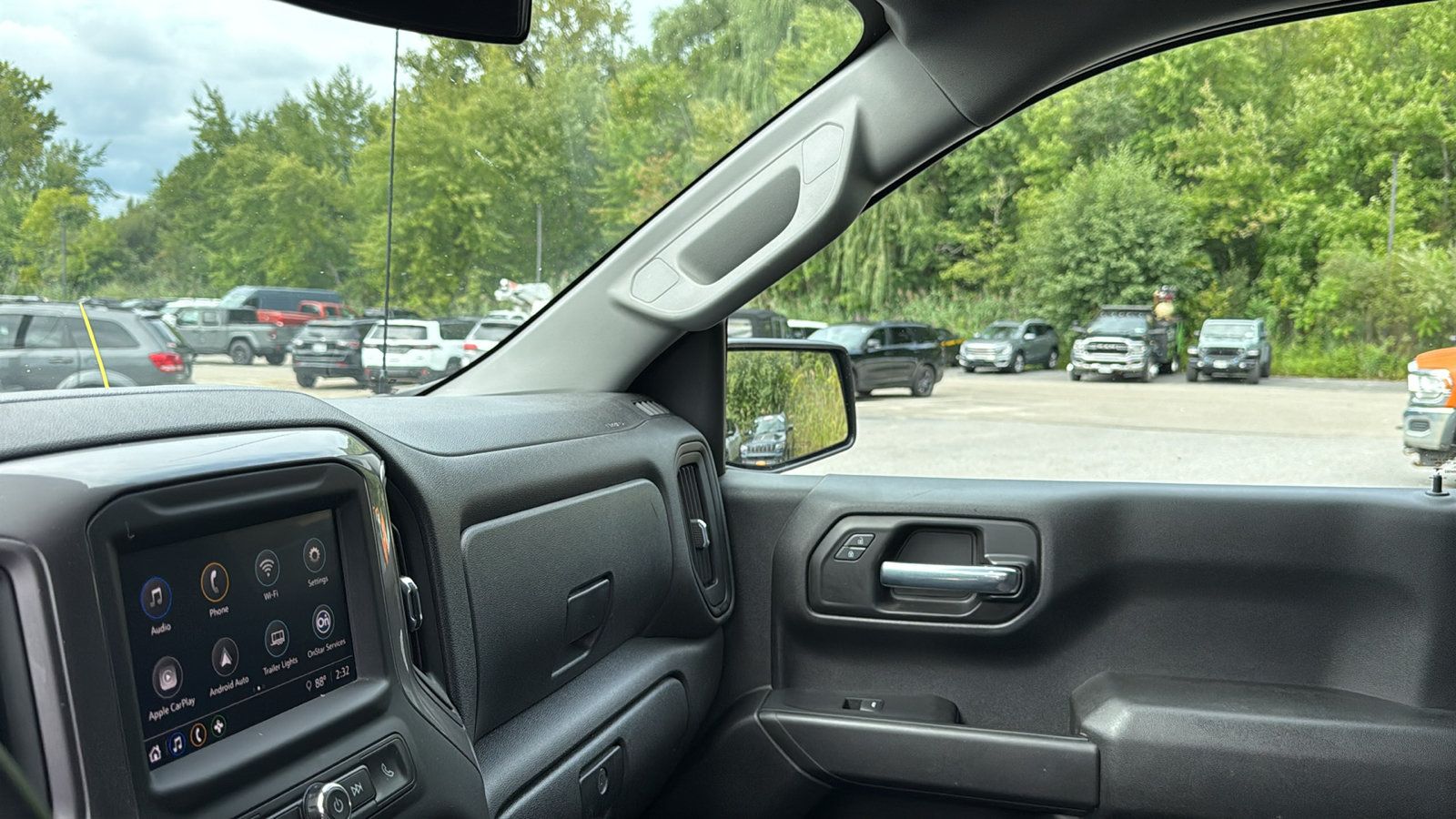 Used 2022 Chevrolet Silverado 1500 Custom Trail Boss AWD/4WD image 22