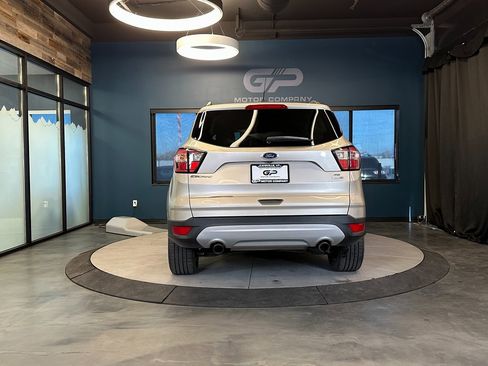 Used 2018 Ford Escape SE image 4