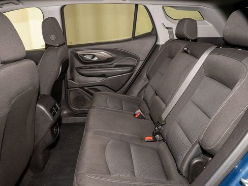 Used 2024 GMC Terrain SLE w/ Driver Convenience Package image 8