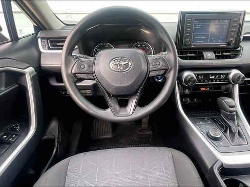 Used 2020 Toyota RAV4 XLE image 6