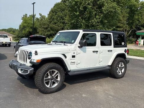 Used 2022 Jeep Wrangler Unlimited Sahara w/ Cold Weather Group AWD/4WD image 8