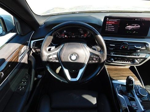 Used 2021 BMW 530i xDrive w/ Convenience Package image 15