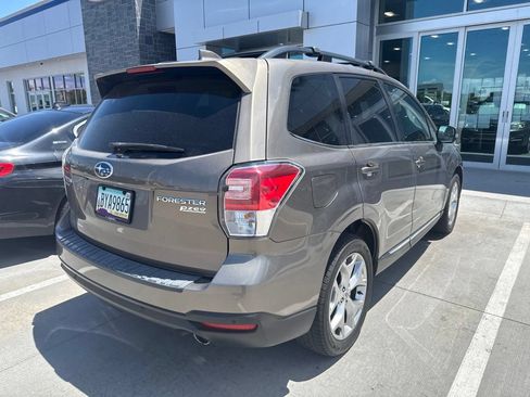 Used 2017 Subaru Forester 2.5i Touring AWD/4WD image 11