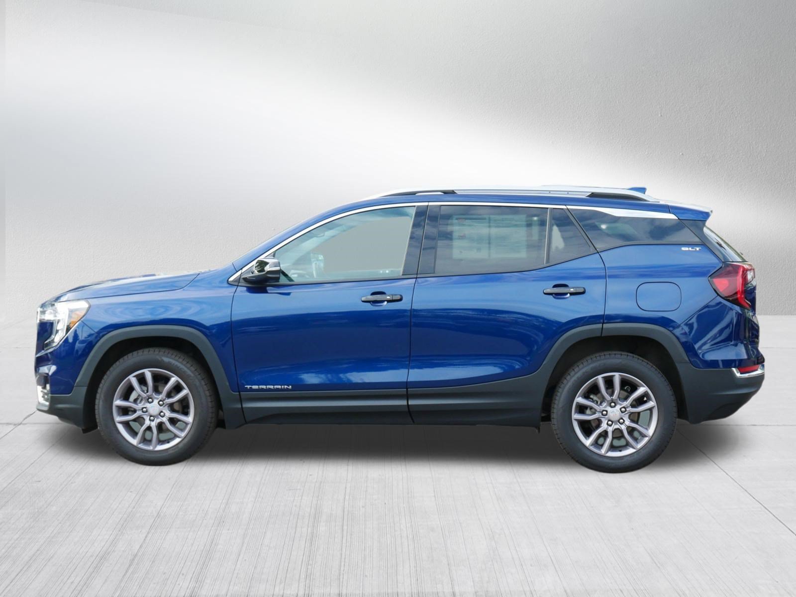 Used 2023 GMC Terrain SLT AWD/4WD image 4