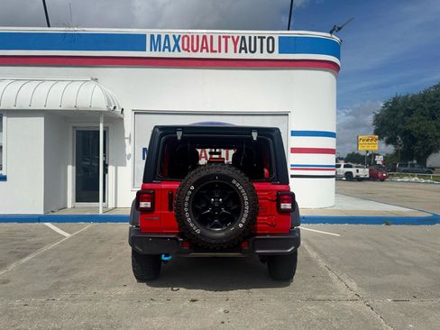 Used 2023 Jeep Wrangler Unlimited w/ Cold Weather Group AWD/4WD image 31