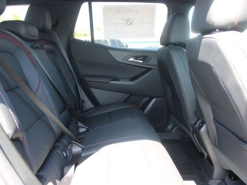 New 2026 Chevrolet Equinox ACTIV w/ Convenience Package III FWD image 30