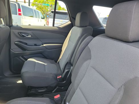 Used 2023 Chevrolet Traverse LT FWD image 10