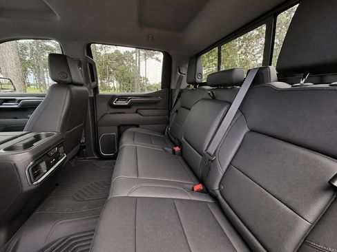 Used 2024 Chevrolet Silverado 1500 LTZ AWD/4WD image 15