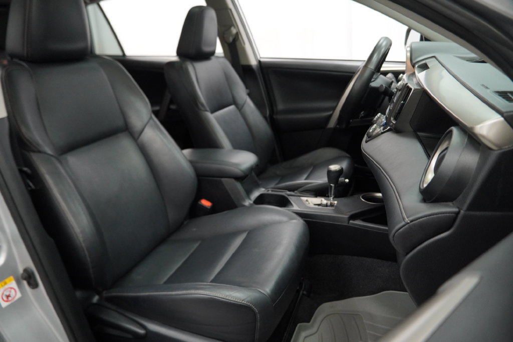 Used 2013 Toyota RAV4 Limited AWD/4WD image 39