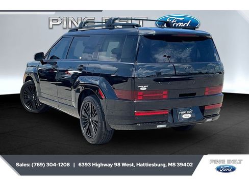 Used 2025 Hyundai Santa Fe Calligraphy FWD image 2