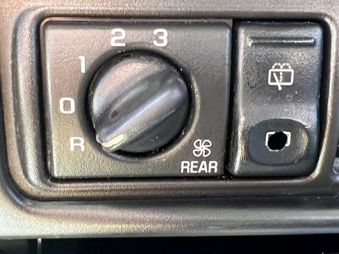 Used 2005 Chevrolet Venture LS w/ Easy Order Package FWD image 17