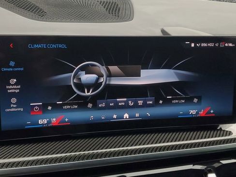 Used 2025 BMW X6 M60i w/ Executive Package image 32