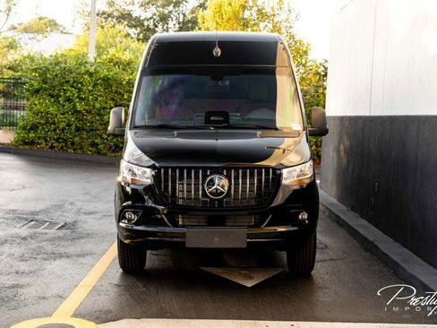 Used 2025 Mercedes-Benz Sprinter 2500 image 2