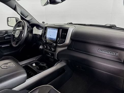 Used 2024 RAM 1500 Laramie AWD/4WD image 32