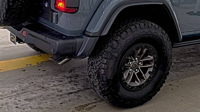 Used 2025 Jeep Wrangler Unlimited Rubicon 392 AWD/4WD image 16