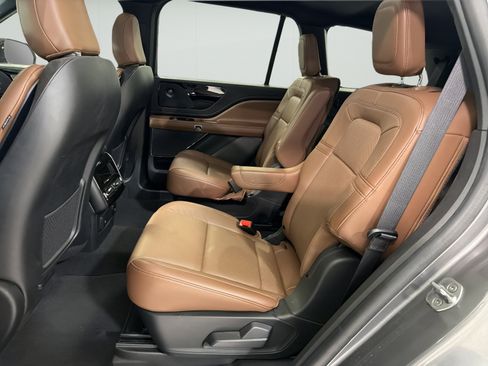 Used 2024 Lincoln Aviator Reserve w/ Elements Package Plus RWD image 10