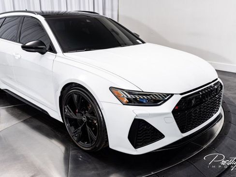 Used 2022 Audi RS 6 w/ Executive Package image 2