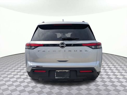 Used 2025 Nissan Pathfinder SV FWD image 4