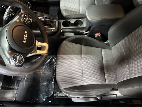 Used 2024 Kia Soul LX w/ Option Group 015 FWD image 19