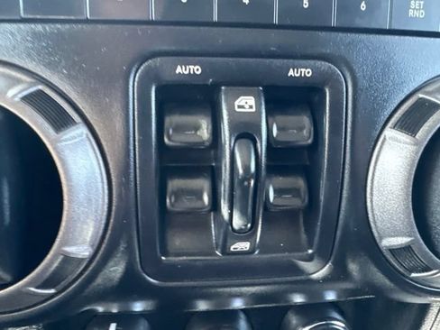 Used 2012 Jeep Wrangler Unlimited Sport AWD/4WD image 39