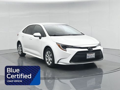 Used 2025 Toyota Corolla LE image 1