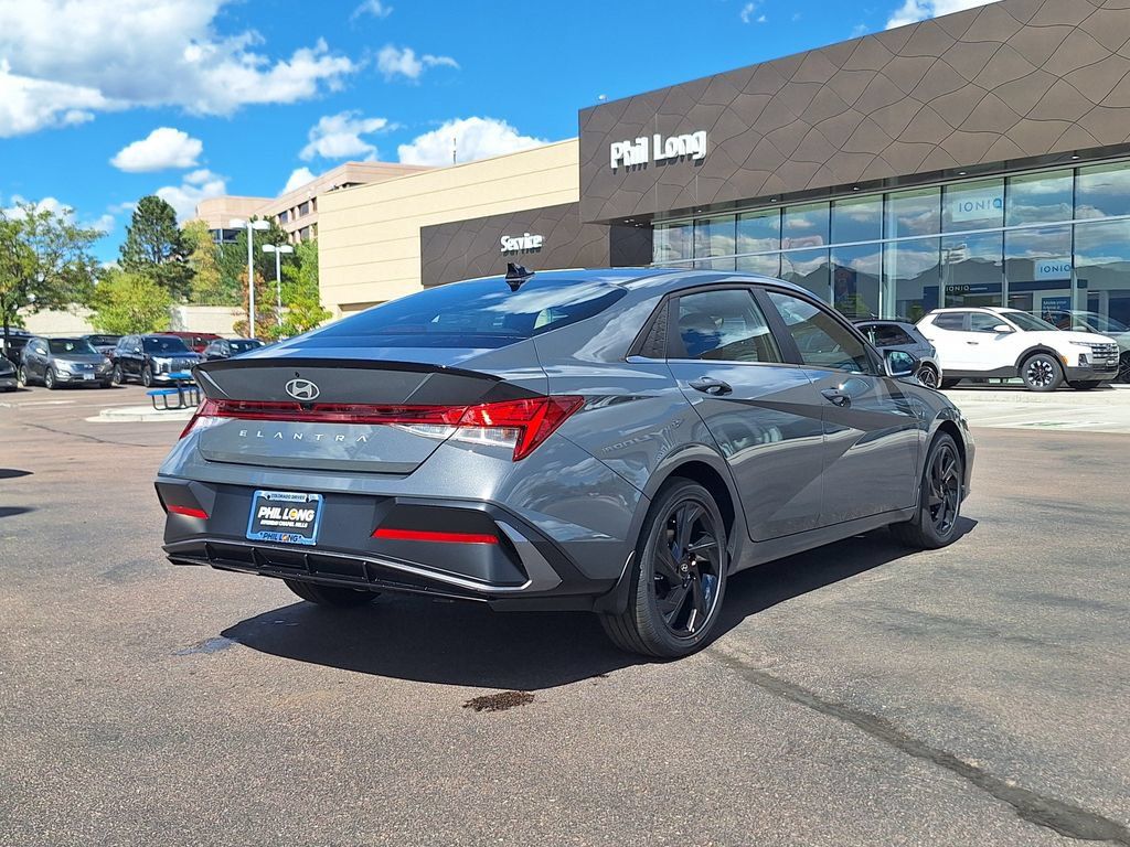 New 2026 Hyundai Elantra SEL Sport Premium FWD image 3