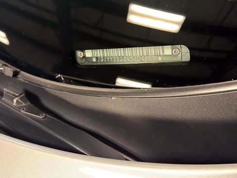 Used 1997 Chevrolet Corvette Coupe w/ Memory Pkg image 30