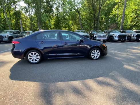 Used 2024 Toyota Corolla LE FWD image 12