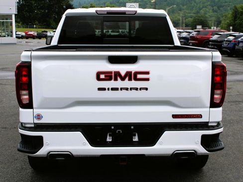 Used 2023 GMC Sierra 1500 Elevation w/ Preferred Package AWD/4WD image 9