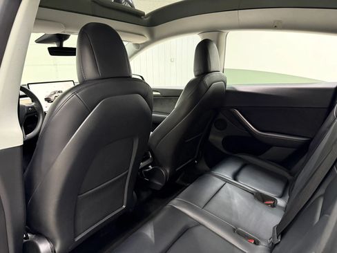 Used 2023 Tesla Model Y Long Range AWD/4WD image 16