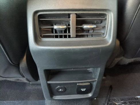 Used 2023 Ford Edge Titanium image 12