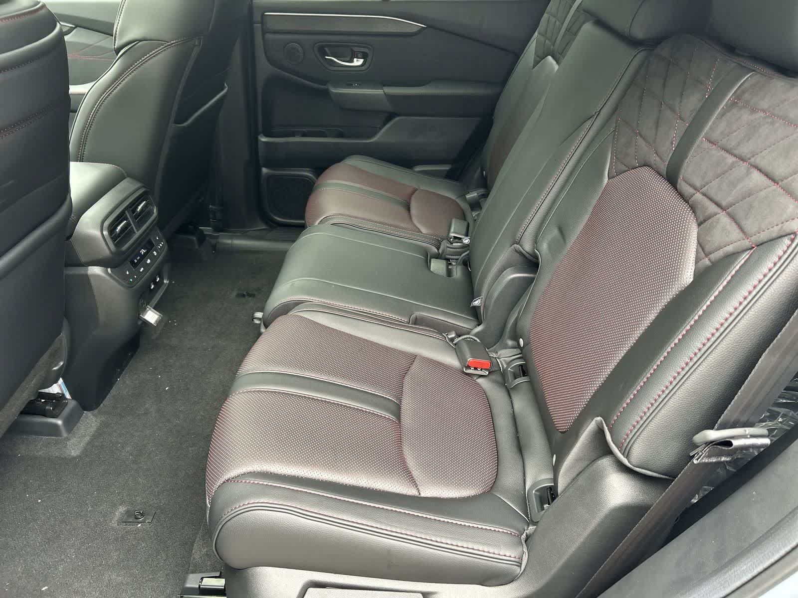 New 2026 Honda Pilot Black Edition image 10
