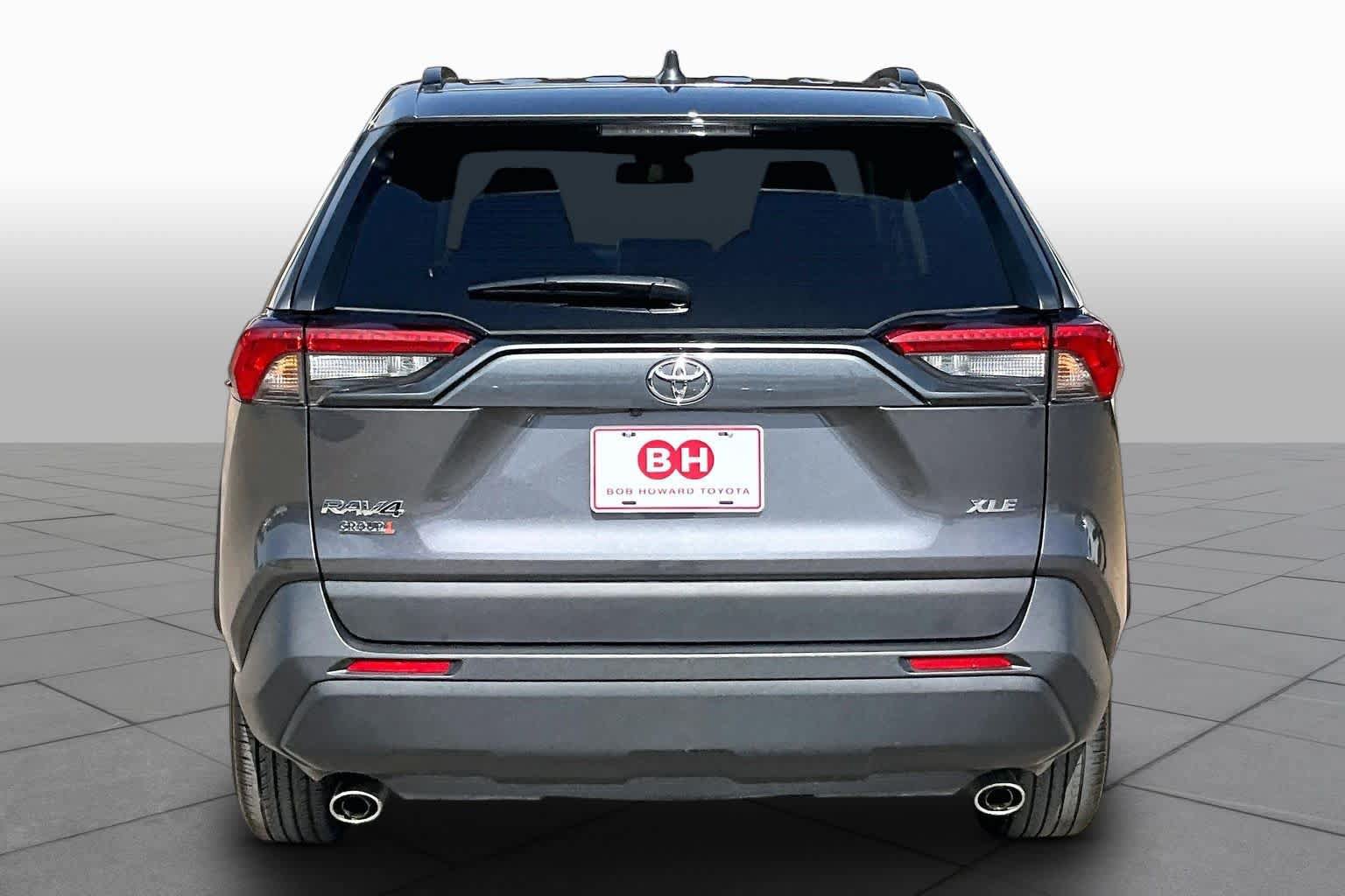 Used 2025 Toyota RAV4 XLE FWD image 5