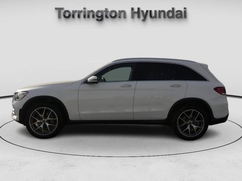 Used 2021 Mercedes-Benz GLC 300 4MATIC image 4