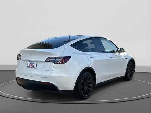 Used 2021 Tesla Model Y Long Range image 4