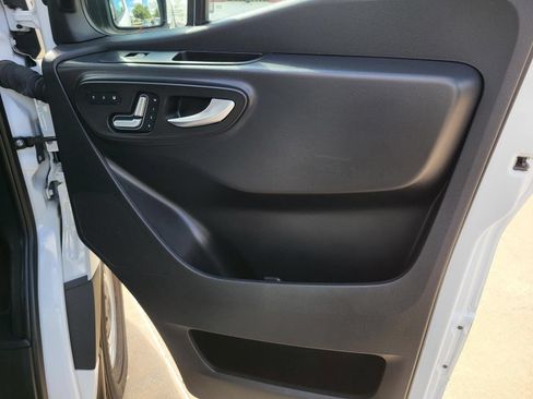 Used 2025 Mercedes-Benz Sprinter 2500 image 10