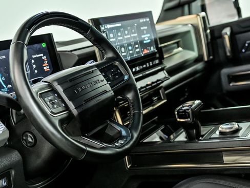 Used 2025 GMC Hummer EV 3X image 15